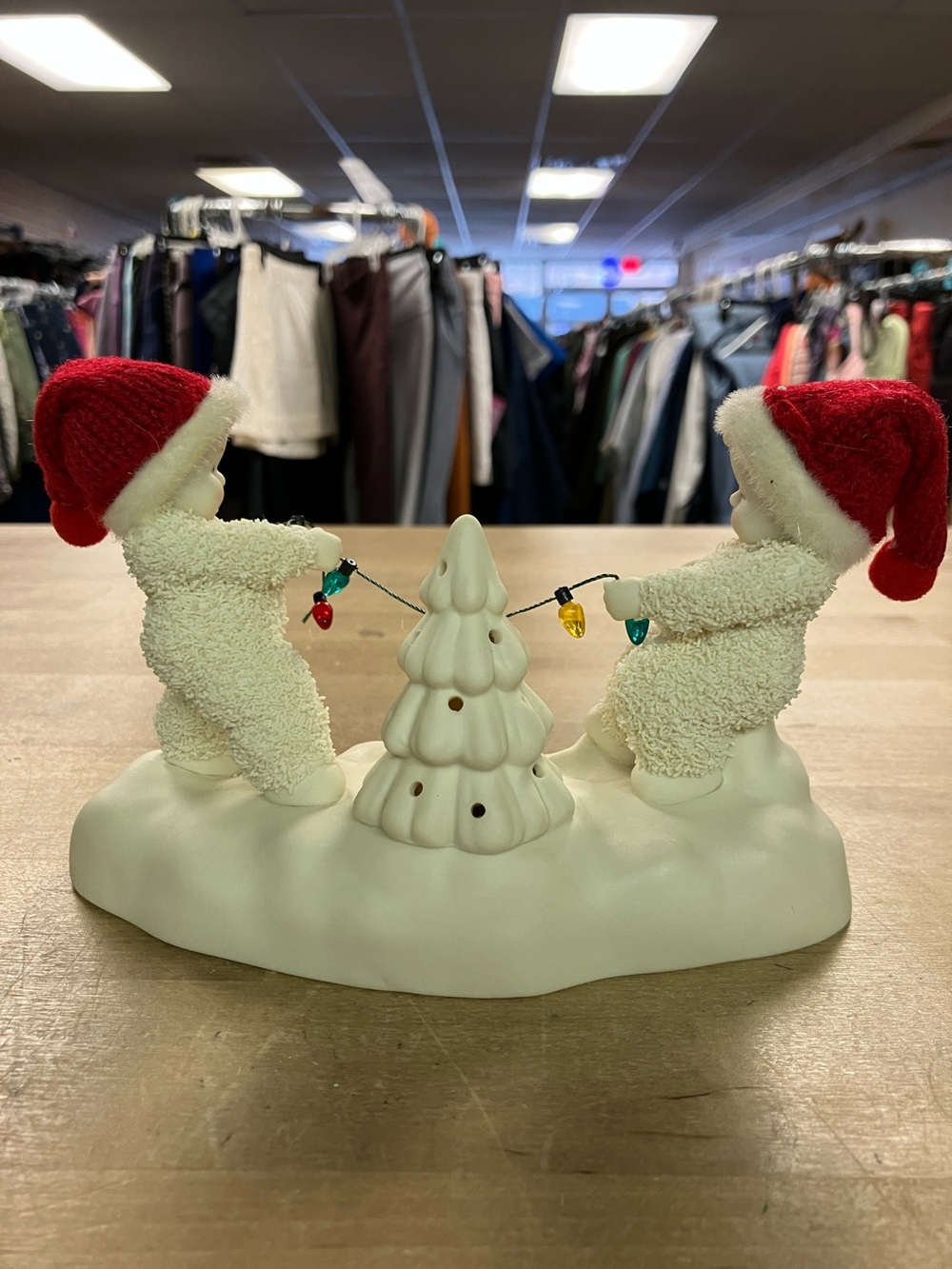 Department 56 Snowbabies Tug O' Lights Figurine - White - Picture 4 of 8